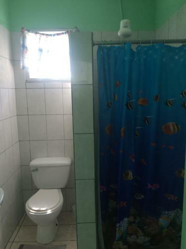 Hostal J & R Guest House