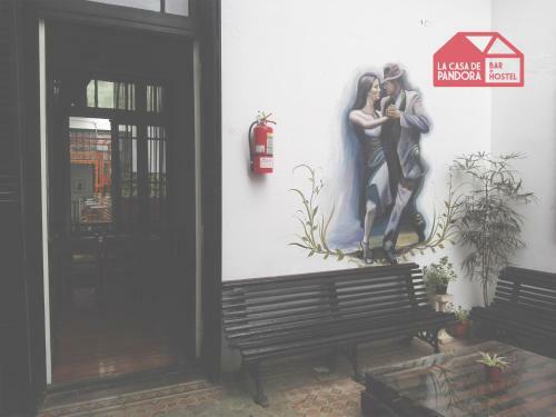 Hostal Hostel La Casa De Pandora & Cafe-bar