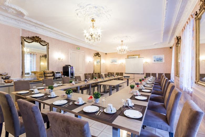 Hotel Busby