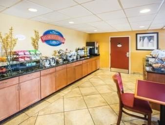 Hotel Baymont Inn & Suites