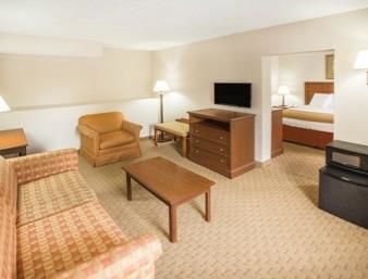 Hotel Baymont Inn & Suites