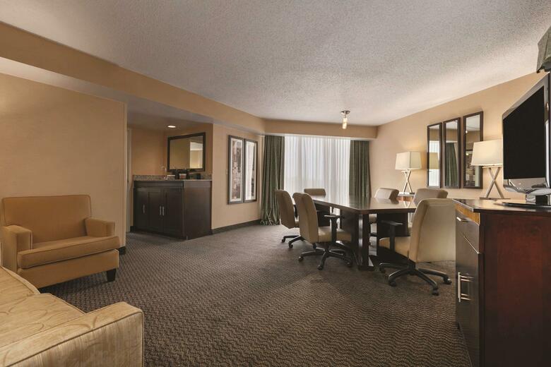 Hotel Embassy Suites Birmingham