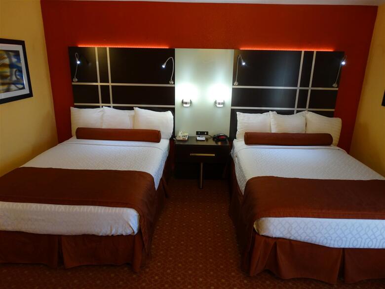 Hotel *best Western Carlton Suites*