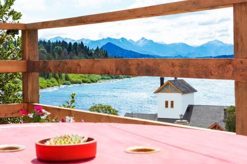 Hostal Bonita Lake House - Hostel & Bungalows