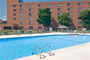 Hotel Wyndham Milwaukee Airport And Convention