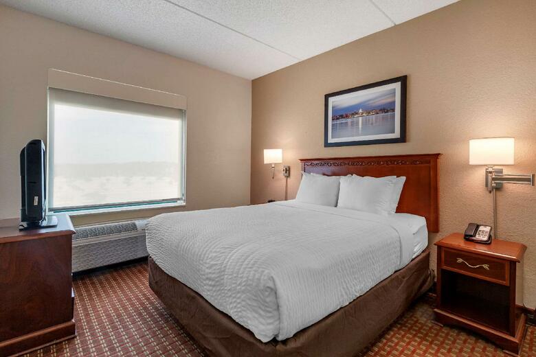 Hotel Clarion Suites Central