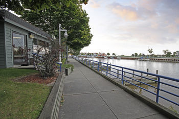 The Harbor Winds Hotel