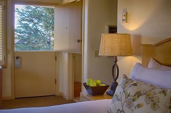 Hotel Carmel Lodge