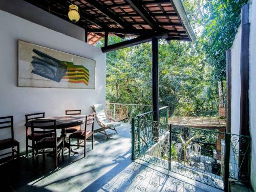 Hostal Ilha House Su�tes