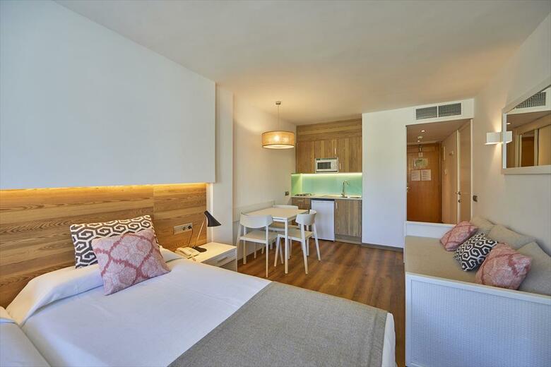 Hotel Apartotel Ponent Mar