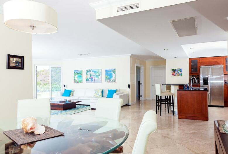 Hotel Oyster Bay Beach Resort
