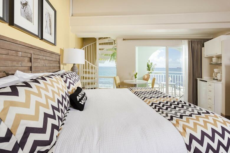 Hotel Oyster Bay Beach Resort