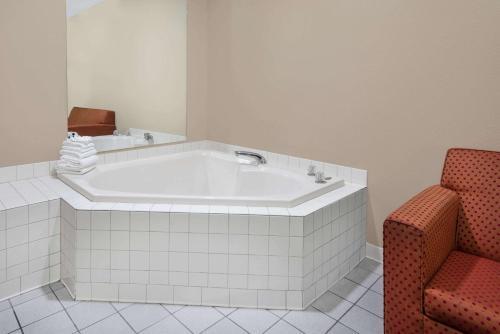 Hotel Super 8 Blue Springs