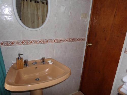 Hostal Y Caba�as Villa Germana