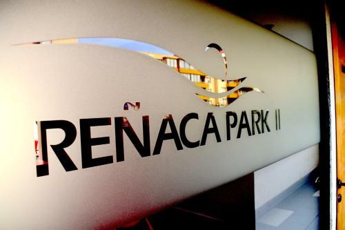 Apartments Re�aca Park II