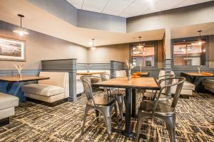 Clarion Highlander Hotel And Conference Center