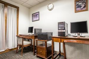 Clarion Highlander Hotel And Conference Center