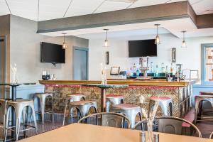 Clarion Highlander Hotel And Conference Center