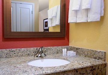 Hotel Courtyard By Marriott Plano Legacy Park