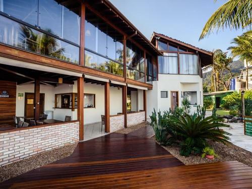 Coconut's Maresias Hotel