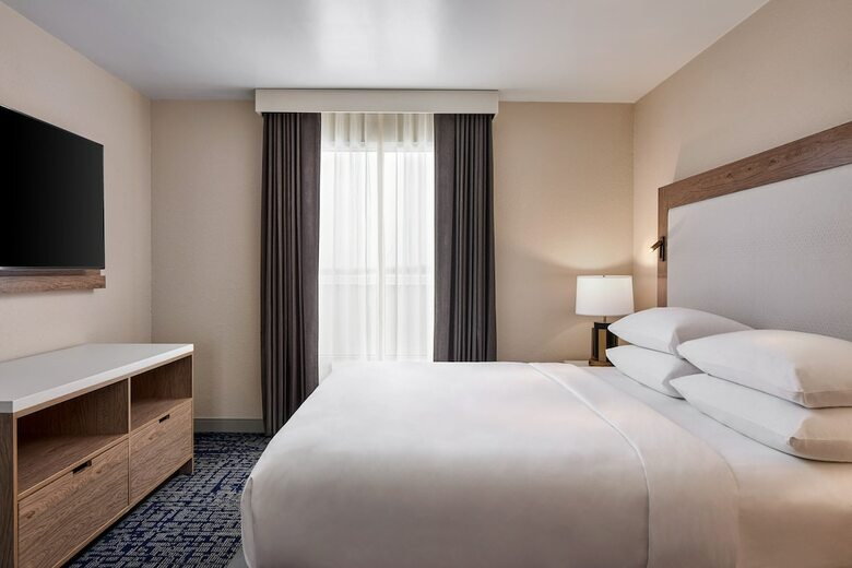 Doubletree Hotel Richmond Airport