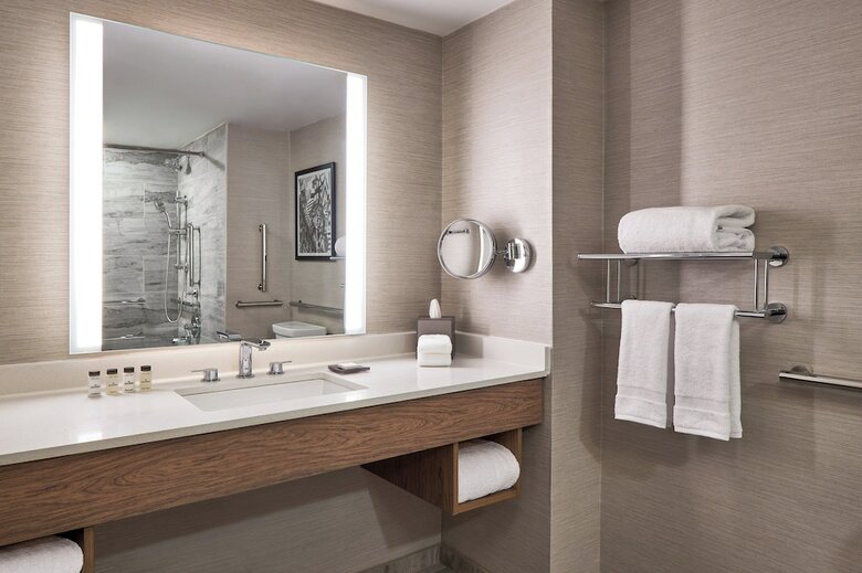 Doubletree Hotel Richmond Airport