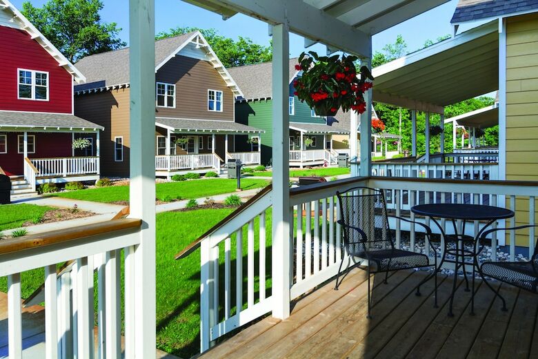 Hotel Arrowwood Resort And Conference Center