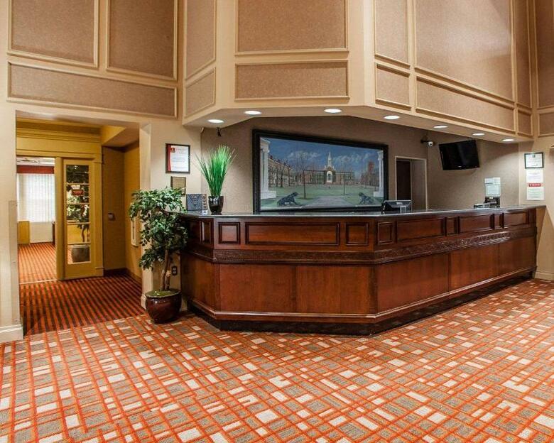 Clarion Hotel Palmer Inn