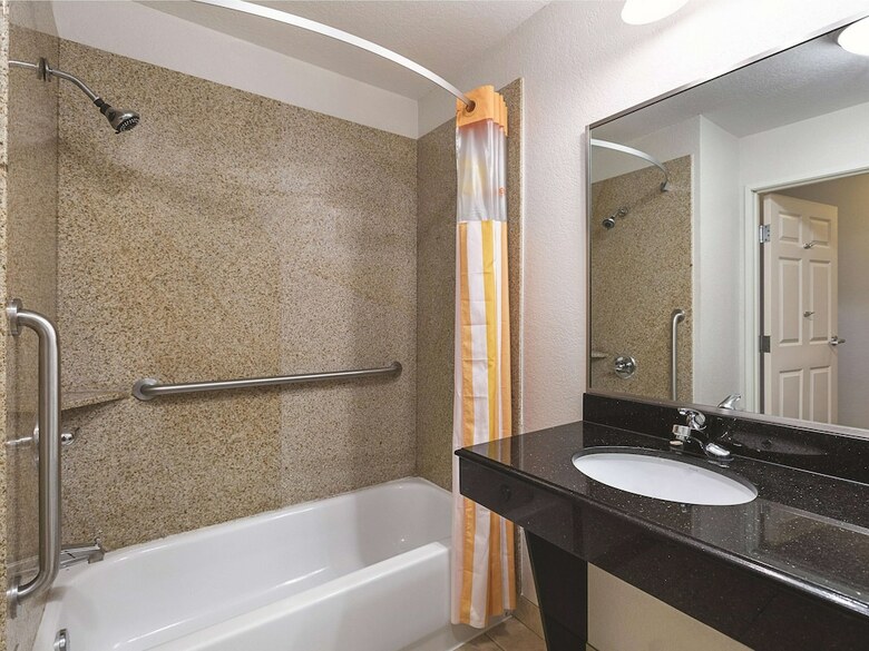 Hotel La Quinta Inn & Suites Alvarado