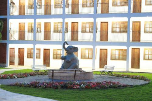 Bartholo Plaza Hotel