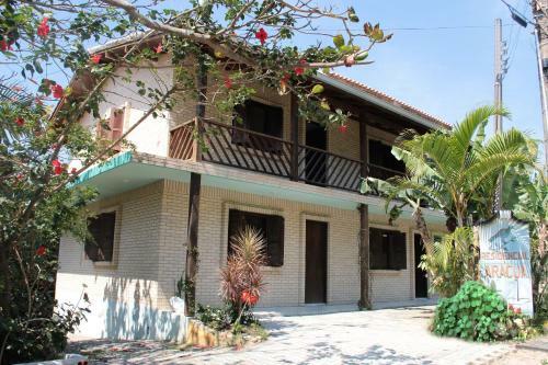 Hostal Residencial Aracu�