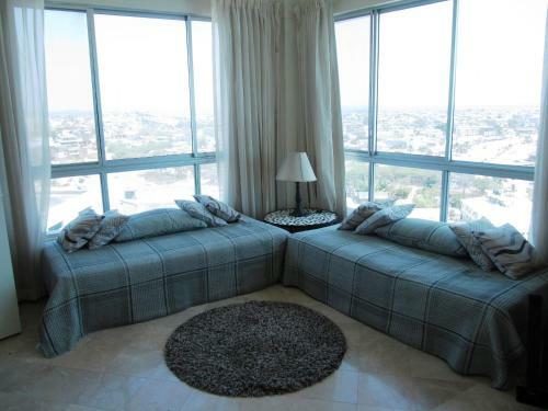 Apartamento Penthouse De Lujo. Carabelas De Col�n