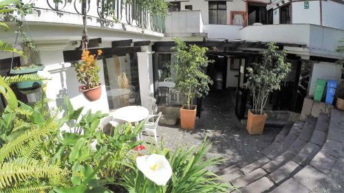 Albergue Hostal L'auberge Inn