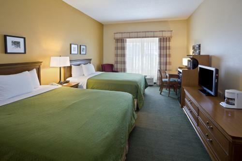 Hotel Country Inn & Suites Salina