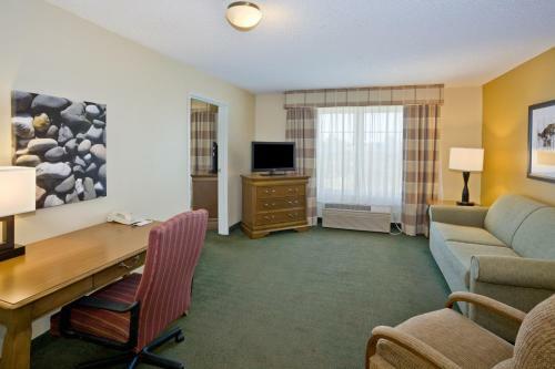 Hotel Country Inn & Suites Salina