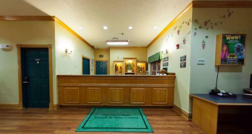 Hotel Country Inn & Suites Salina