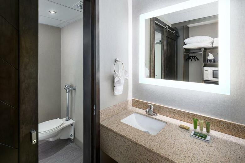 Best Western Plus Ramkota Hotel