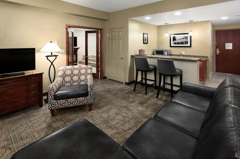 Best Western Plus Ramkota Hotel