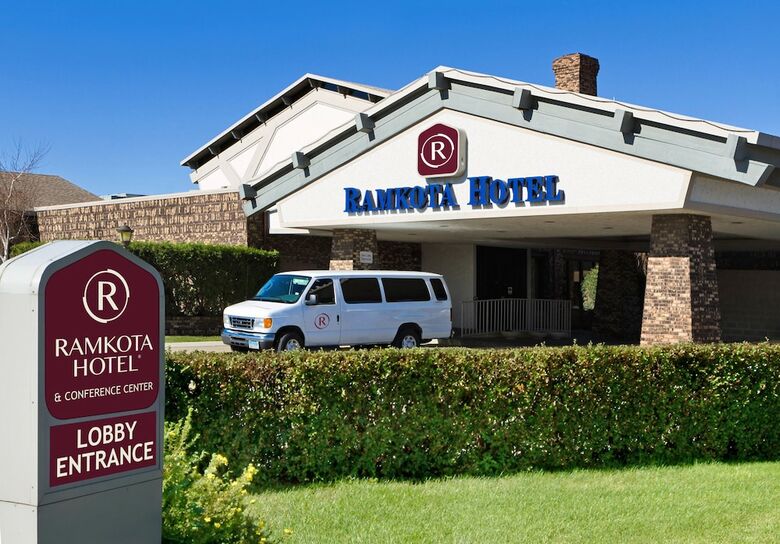 Best Western Plus Ramkota Hotel