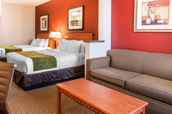 Hotel Comfort Suites Airport