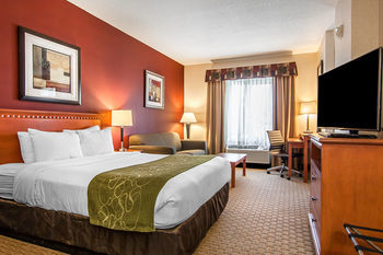Hotel Comfort Suites Airport