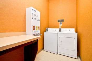 Hotel Comfort Suites Airport