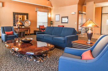 Hotel Comfort Suites Airport