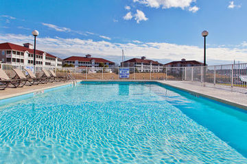Holiday Inn Hotel & Suites