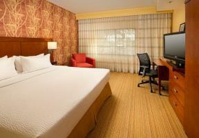 Hotel Courtyard By Marriott Waldorf