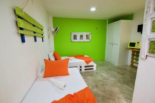 Hostal Habitaestudios - House Extension