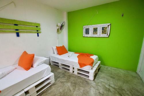 Hostal Habitaestudios - House Extension
