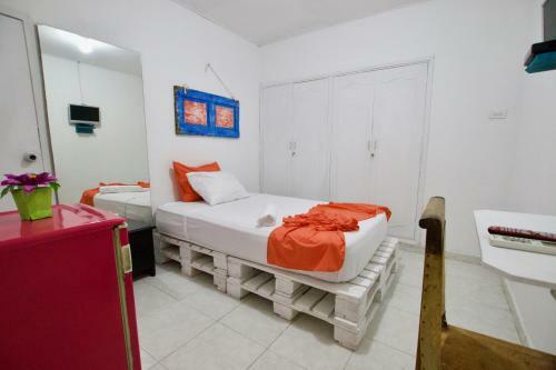 Hostal Habitaestudios - House Extension
