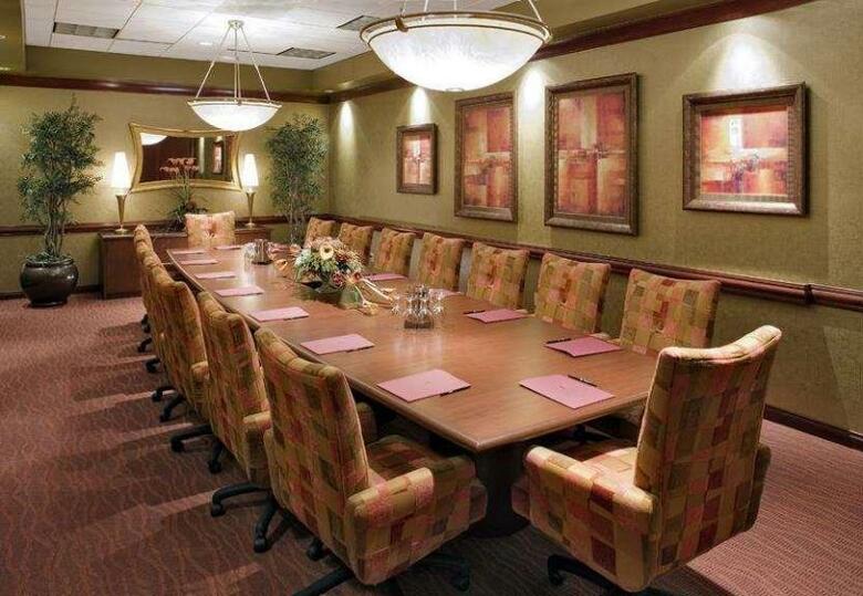 Embassy Suites Hampton Roads - Hotel Spa & Convention Cente