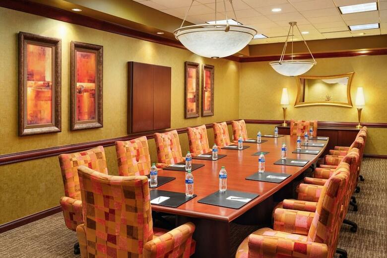 Embassy Suites Hampton Roads - Hotel Spa & Convention Cente